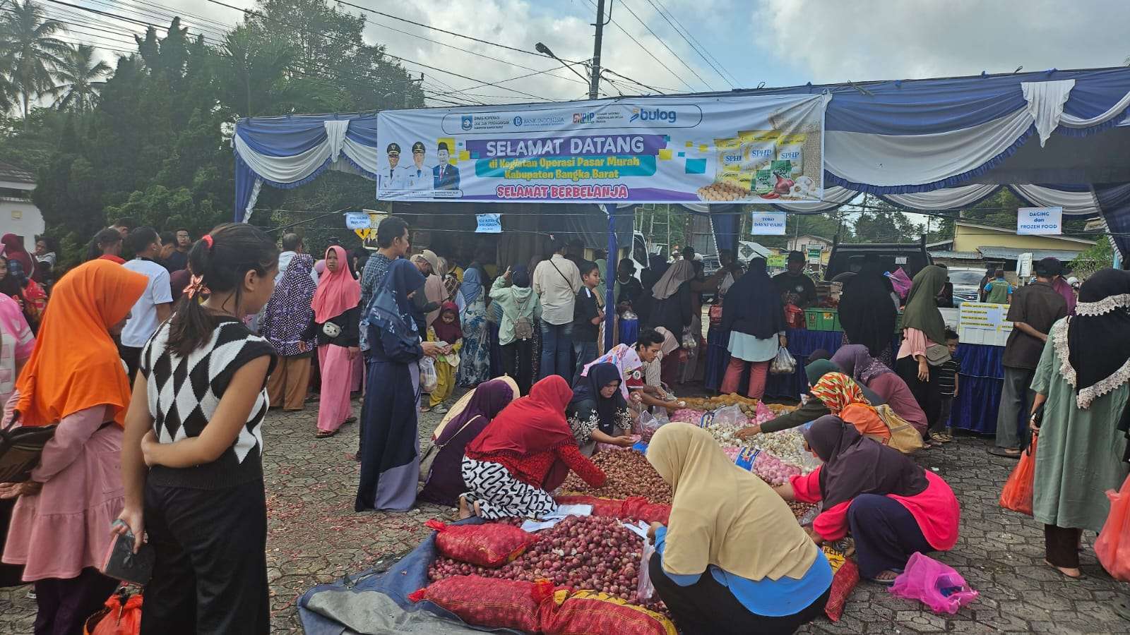 Operasi Pasar murah di Kecamatan Simpang Teritip